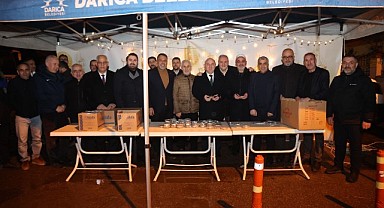 Bıyık, ilk teravihte vatandaşla buluştu