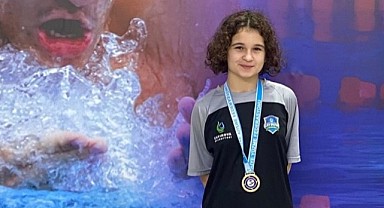 Çayırovalı yüzücüler, madalyaları topladı