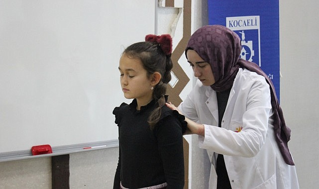 Çocuklarda skolyoz belirtilerine dikkat