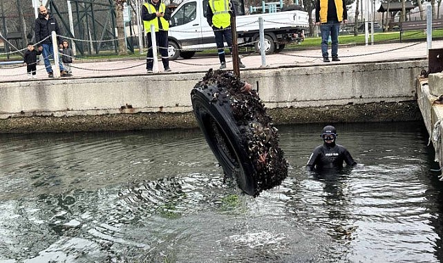Denizin dibinden 50 adet araç latiği çıktı!