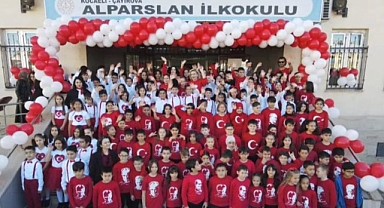 Ders zili çaldı! Okullar bayraklarla donatıldı