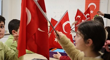 Genç Akademi'de yeni dönem bayrak sevgisiyle başladı
