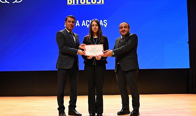 Genç bilim insanları projelerini yarıştırdı