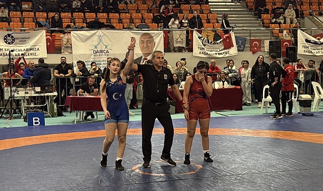 Güreş rüzgarı Darıca’da esti!