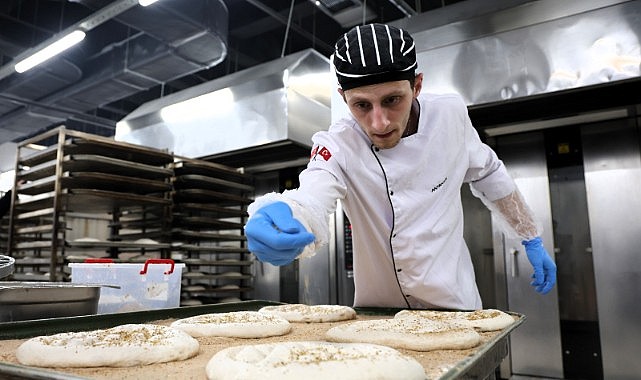 Hızır 41'in ürettiği pideler 20 TL'den satılıyor!