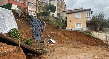 İstinat duvarı çöktü! Ortalık savaş alanına döndü