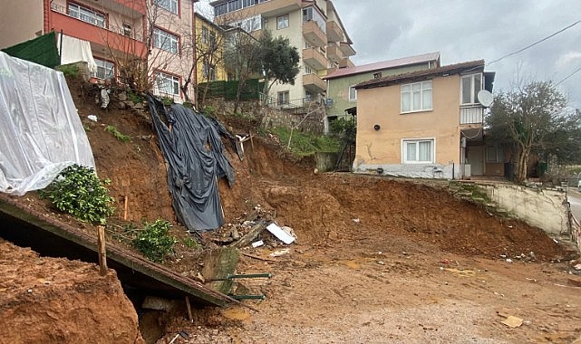 İstinat duvarı çöktü! Ortalık savaş alanına döndü