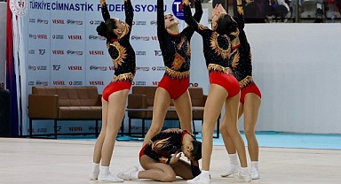 İzmit’in yıldızları, şampiyonaya damga vurdu