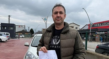 Levye ile saldırdı, giderken ışıklı çiçek buketi bıraktı