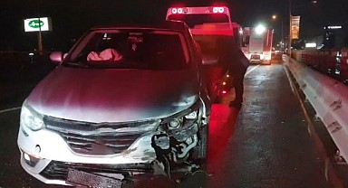 Otomobil bariyere çarptı 1 kişi yaralandı!