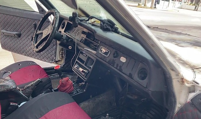 Seyir halindeki aotomobil küle döndü!