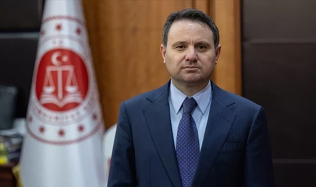 Akın Gürlek kimdir?