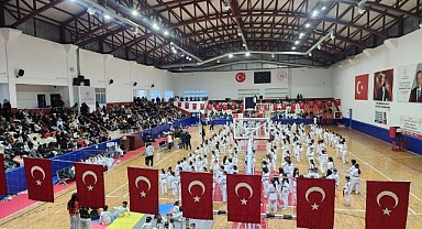 Taekwondo sporcuları kuşak atladı