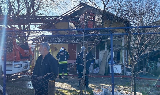 Yangını söndürmek isterken yaralandı!