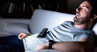 Yatmadan önce telefona bakanlara uzmanından uyarı