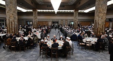 Aktaş ve Büyükakın öğrencilerle iftar açtı