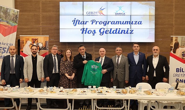 Bıyık, gençlerle iftar sofrasında buluştu