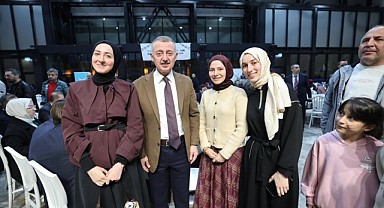 Büyükakın, TÜGVA iftarında gençlerle bir araya geldi