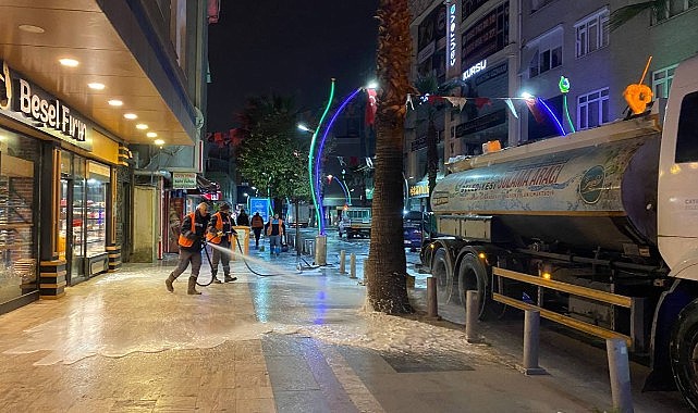 Çayırova’da caddeler yıkanıyor