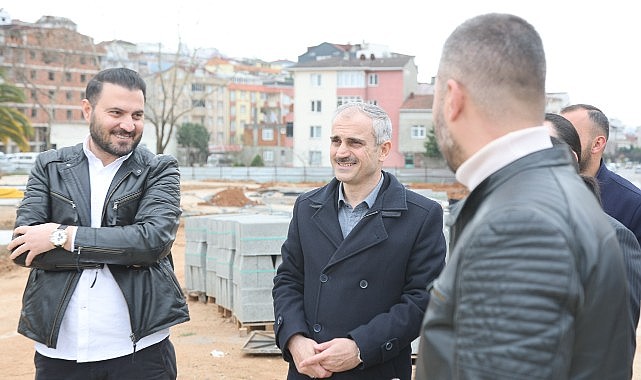Çiftçi, kent meydanındaki çalışmaları inceledi