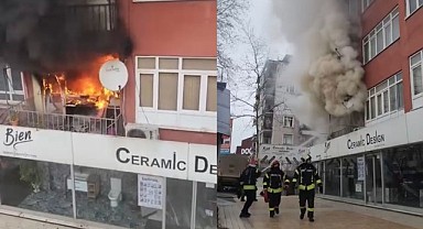 Daire alevlere teslim oldu, 4 kişi dumandan etkilendi