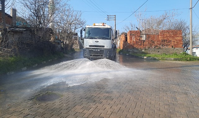 Dilovası’nda caddeler yıkanıyor
