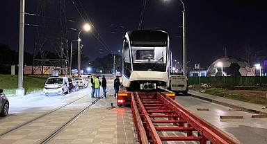 Dördüncü tramvay raylara indi