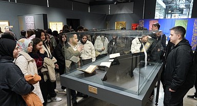 Gençler, “Mukaddes Emanetlere” sahip çıkıyor