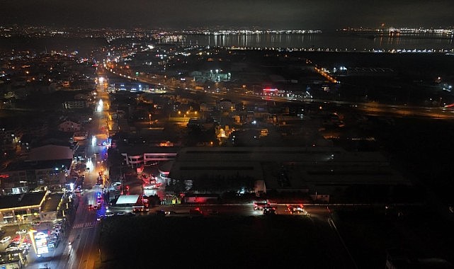 Raf imalatı yapılan fabrika alevlere teslim oldu