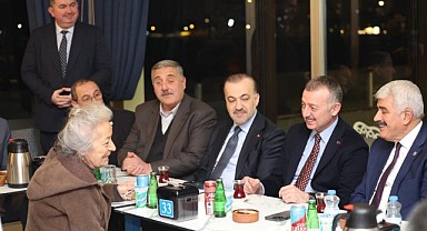 Şehit aileleri, yaşlılar ile bir araya geldi  