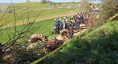 Traktör devrildi! Sürücü öldü