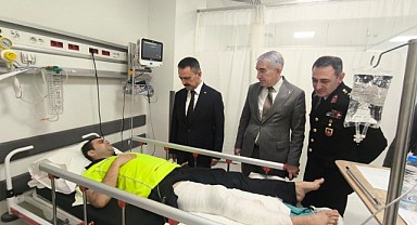 Vali Aktaş, kaza geçiren polisi hastanede ziyaret etti