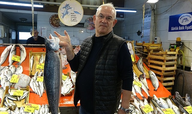 Balık tezgahları kış aylarını aratmıyor
