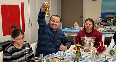 Cam atıklar öğrencilerin elinde sanata dönüştü