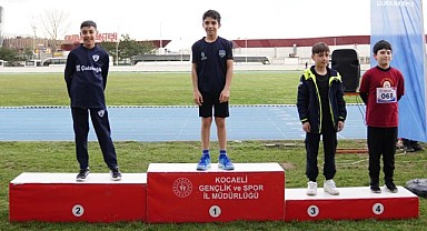 Çayırova’ya atletizmde 2 madalya geldi