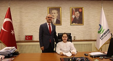 Çiftçi, koltuğunu Hira’ya devretti