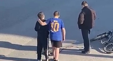 Çocuklar yaralı kedinin başında nöbet tuttu