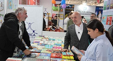  Darıca Kitap Fuarı, kitapseverlerle doldu taştı