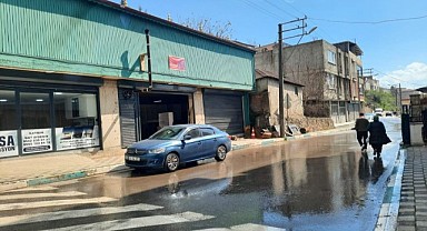 Dilovası’nda cadde ve sokaklar sabunlu suyla yıkandı