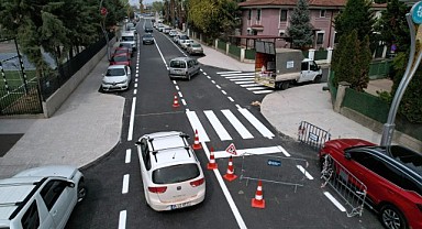 Ergün Köncü Caddesi’nde yol çizgileri çekildi