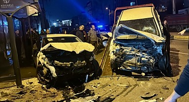 Gebze'de otomobil markete girdi!