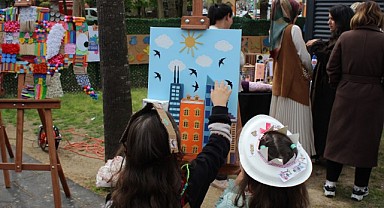 Geri dönüşüm sergisi miniklerin dikkatini çekti