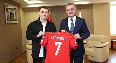 Kerem Aktürkoğlu, Büyükakın’ı ziyaret etti