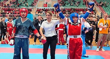 Körfez'in gençler Diyarbakır'dan madalyayla döndü