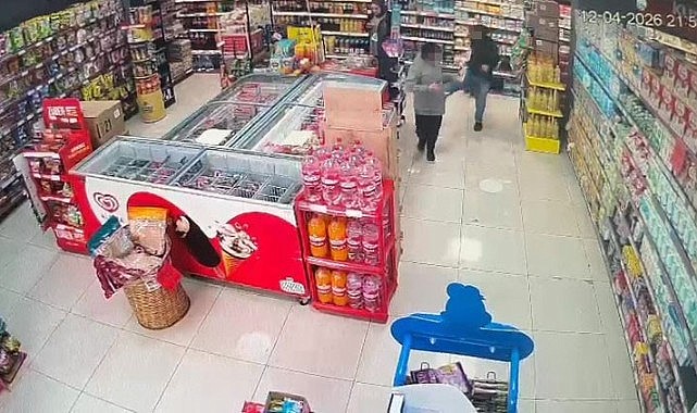 Markette vicdan yaralayan olay! Çocuğu darp etti