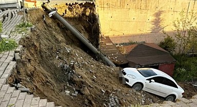 Mevlana İlköğretim Okulu’nun istinat duvarı çöktü