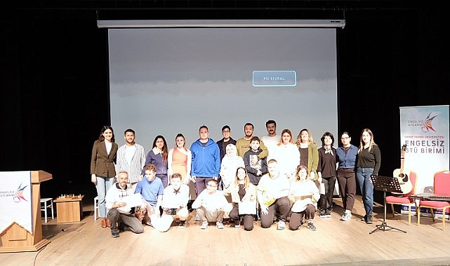 “Otizm Bestiz Sahne” gönülleri fethetti