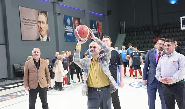 Özel çocuklar, dev adamlarla potada buluştu