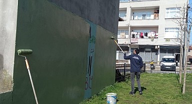 Park duvarlarındaki kötü yazılar siliniyor!