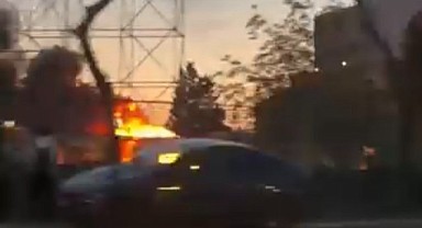 Park halindeki karavan alev alev yandı